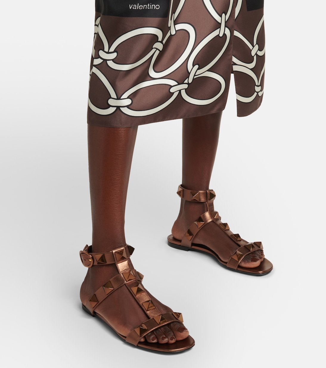 Sandali Roman Stud in pelle metallizzata | Valentino Garavani