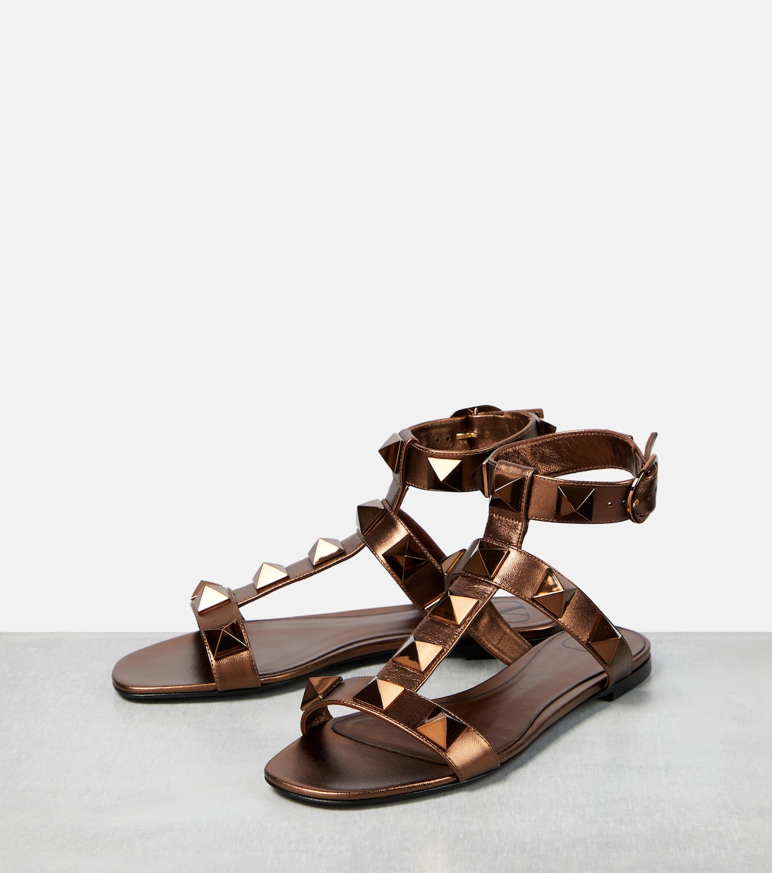 Sandali Roman Stud in pelle metallizzata | Valentino Garavani