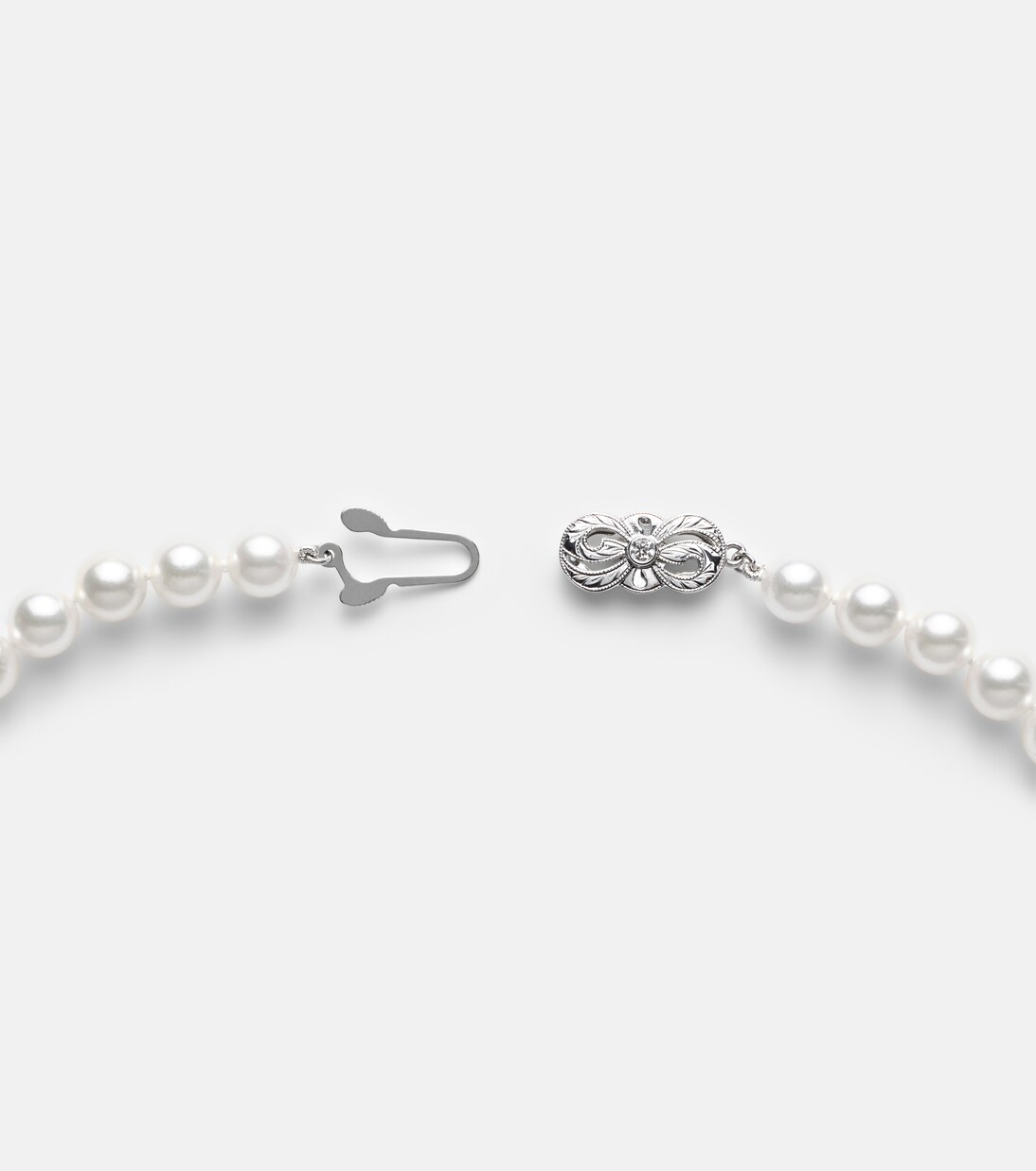 Collana in oro bianco 18kt con perle e diamanti | Mikimoto