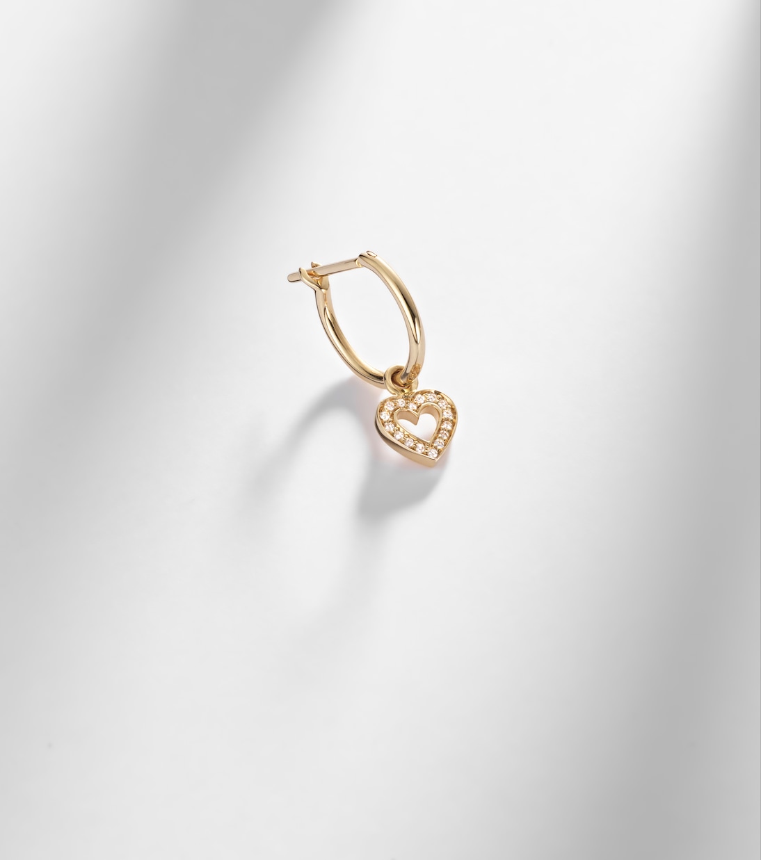 Lettre De Mini Cœur 18kt gold single hoop earring with diamonds | Sophie Bille Brahe
