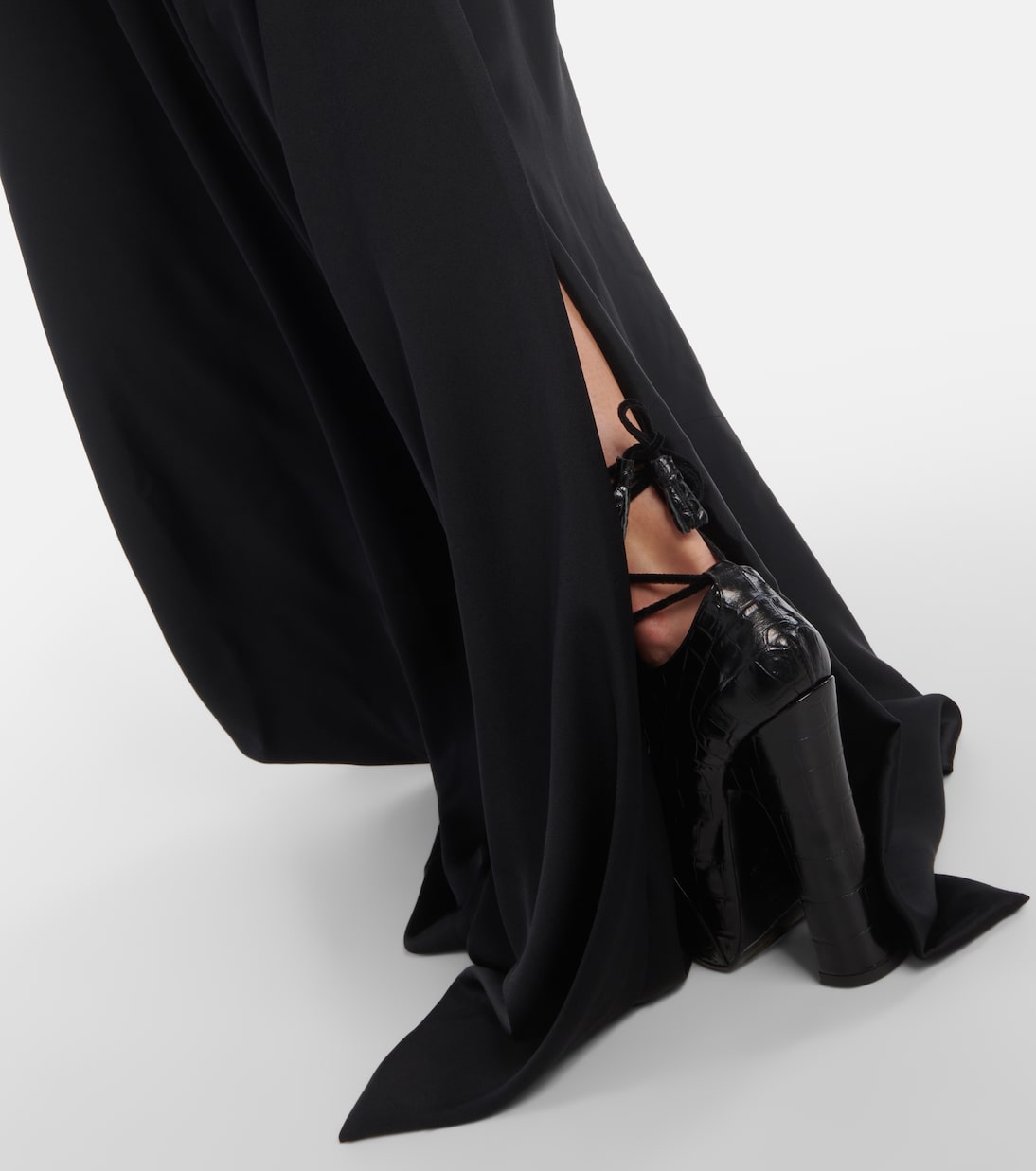 Off-Shoulder-Robe aus Satin | Vivienne Westwood