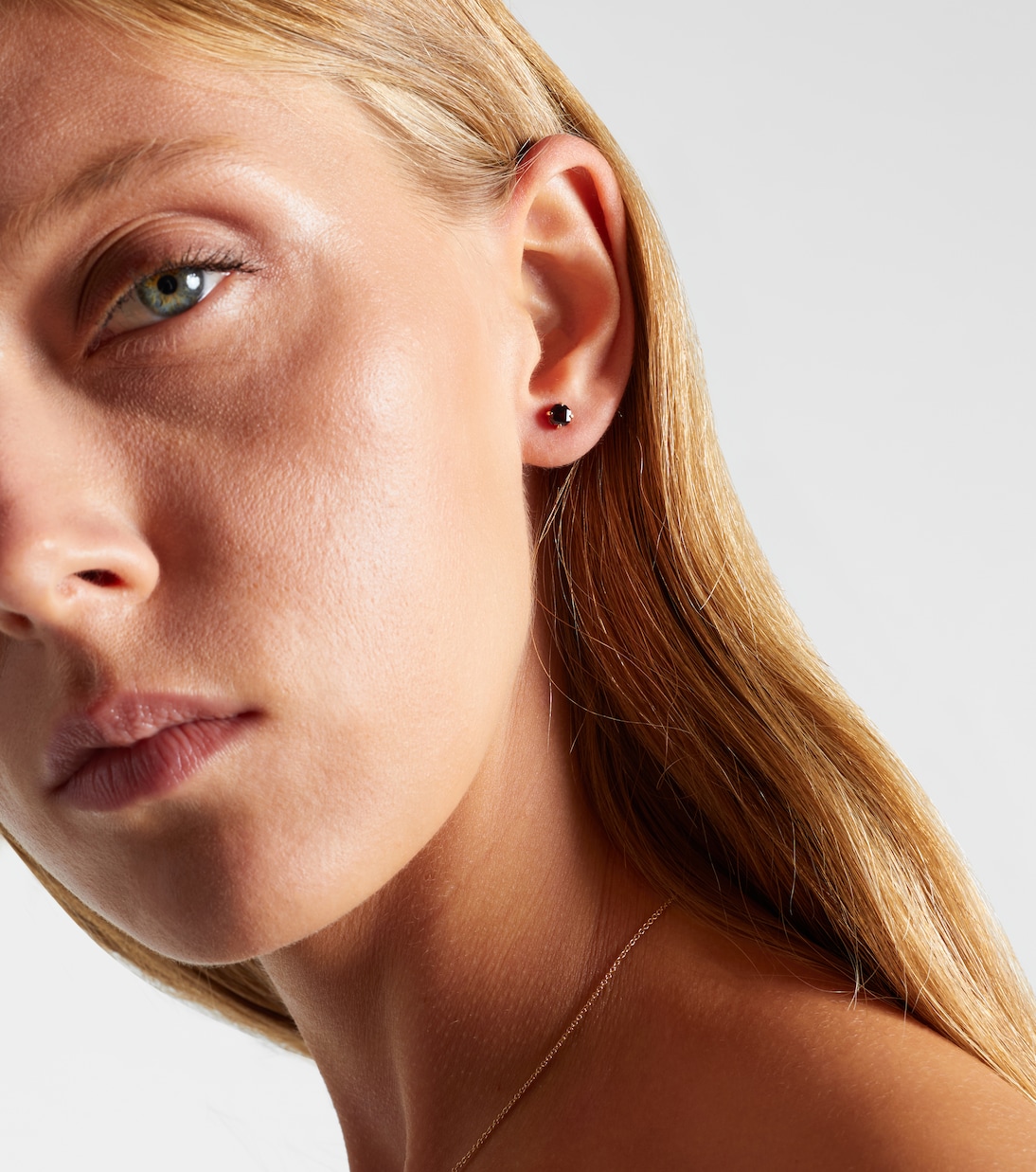 Orecchini in oro 10kt con granati | Stone and Strand