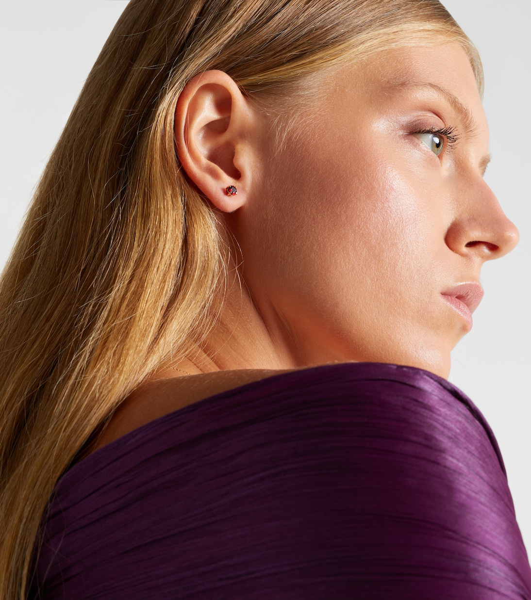 Orecchini in oro 10kt con granati | Stone and Strand