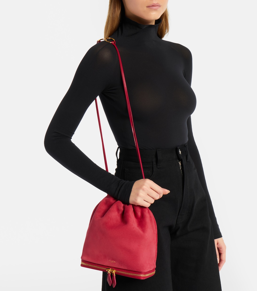 Bucket Bag Le Pochon aus Veloursleder | Alaïa