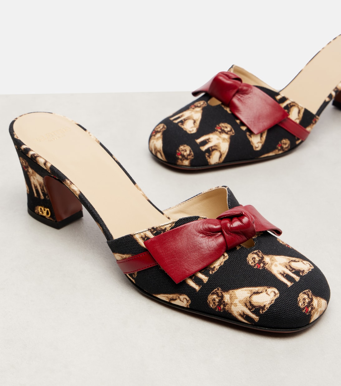 Mules Knotty 60 de piel estampada | Valentino Garavani