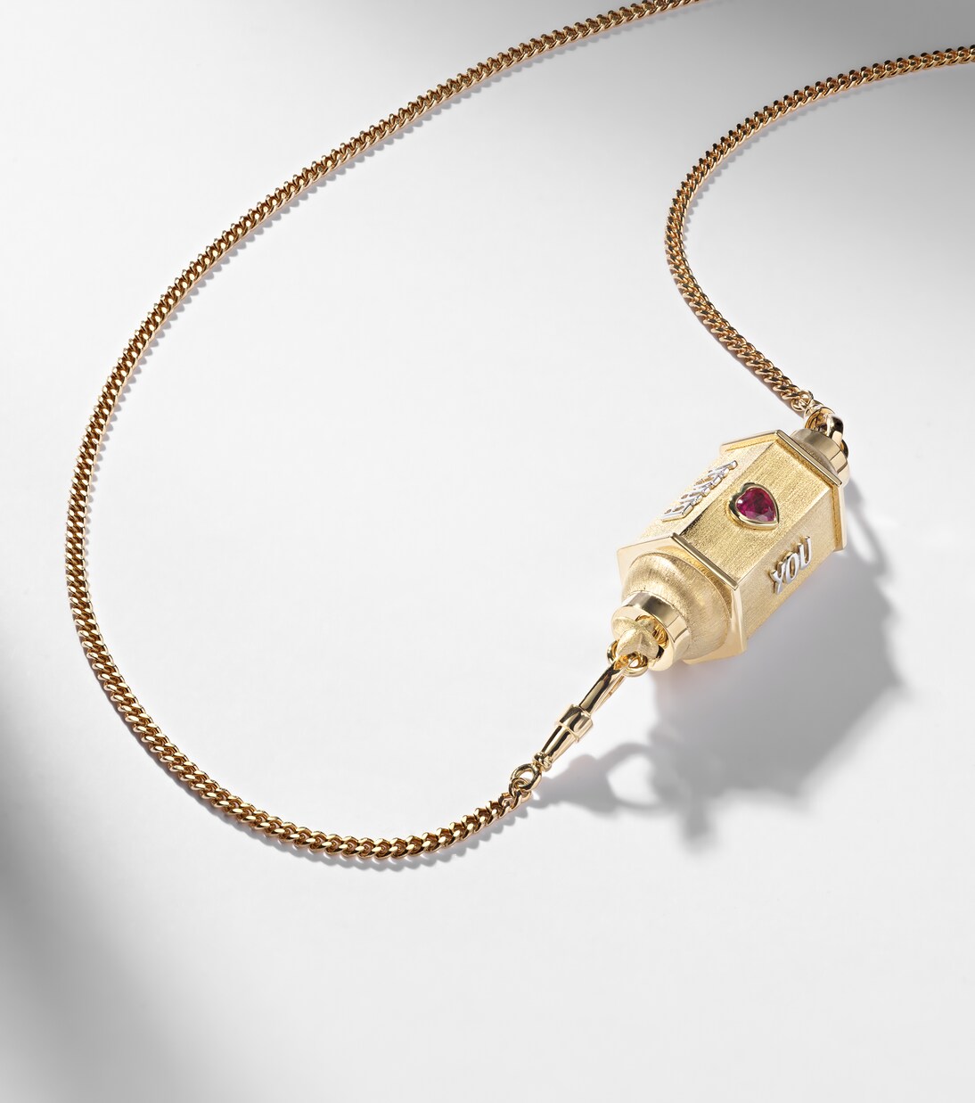 Love You 18kt gold (750/1000) locket necklace with diamond and ruby | Marie Lichtenberg