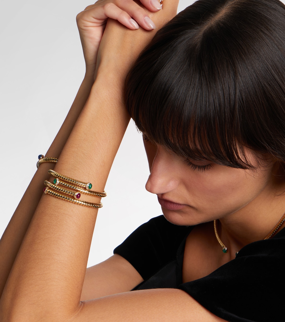 18kt yellow gold bangle with emeralds and diamonds  | Marina B