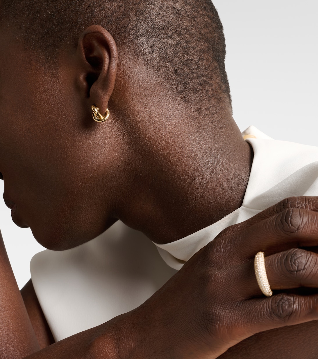 Legacy Knot Small 18kt gold earrings | Engelbert