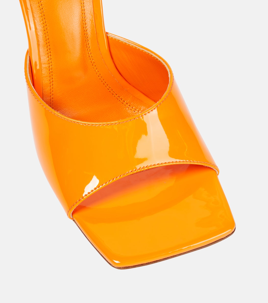Pantoletten Laura aus Lackleder | Amina Muaddi