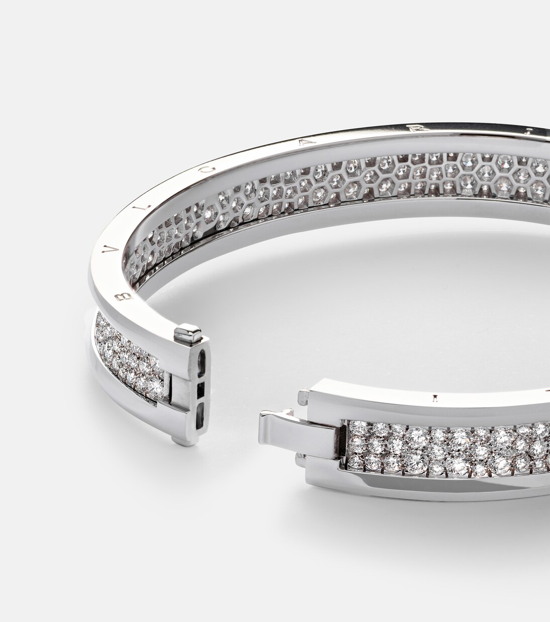 Bracelet B.zero1 en or blanc 18 ct et diamants | Bvlgari