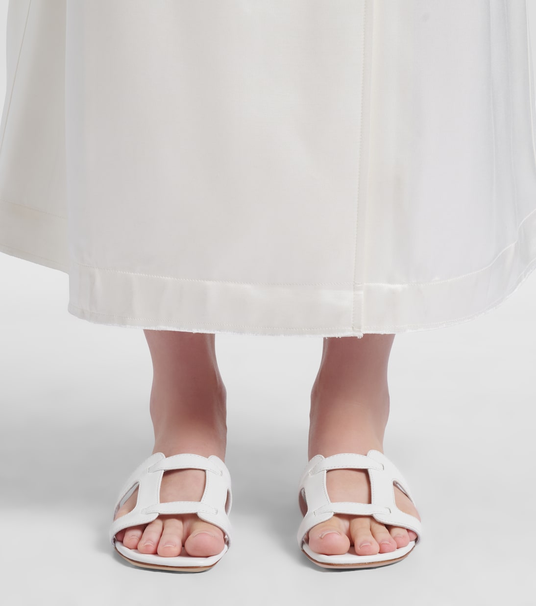 Grellanuflat leather slides | Manolo Blahnik