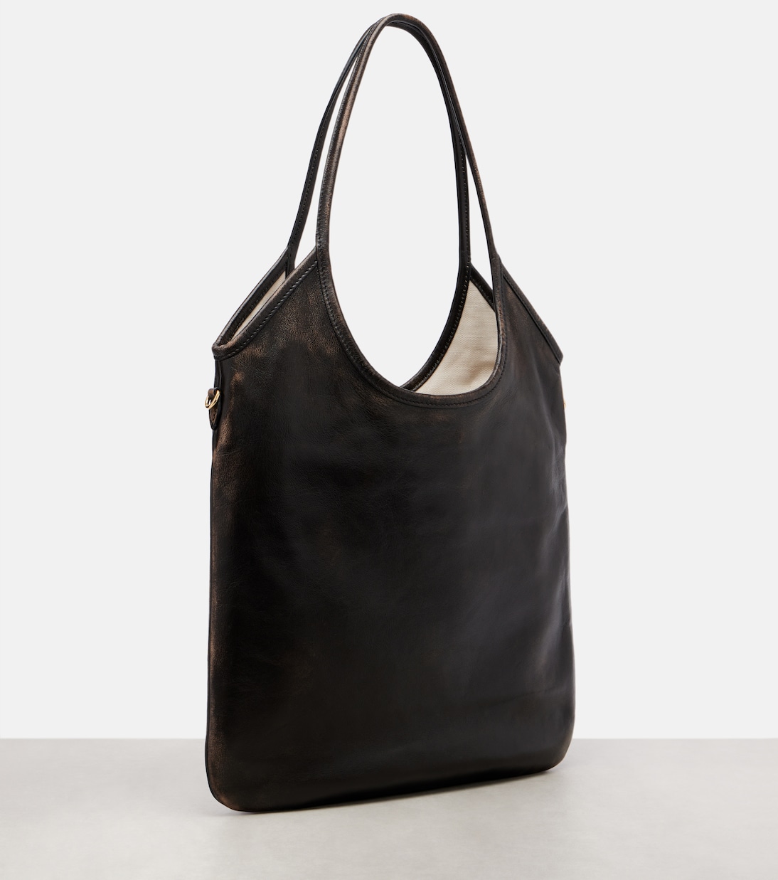 Ivy distressed leather shoulder bag | Miu Miu