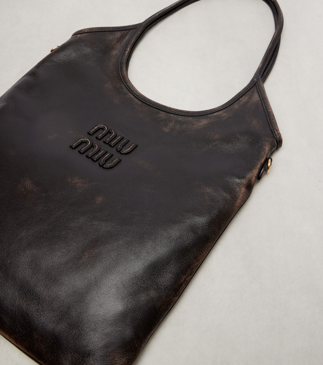 Ivy distressed leather shoulder bag | Miu Miu