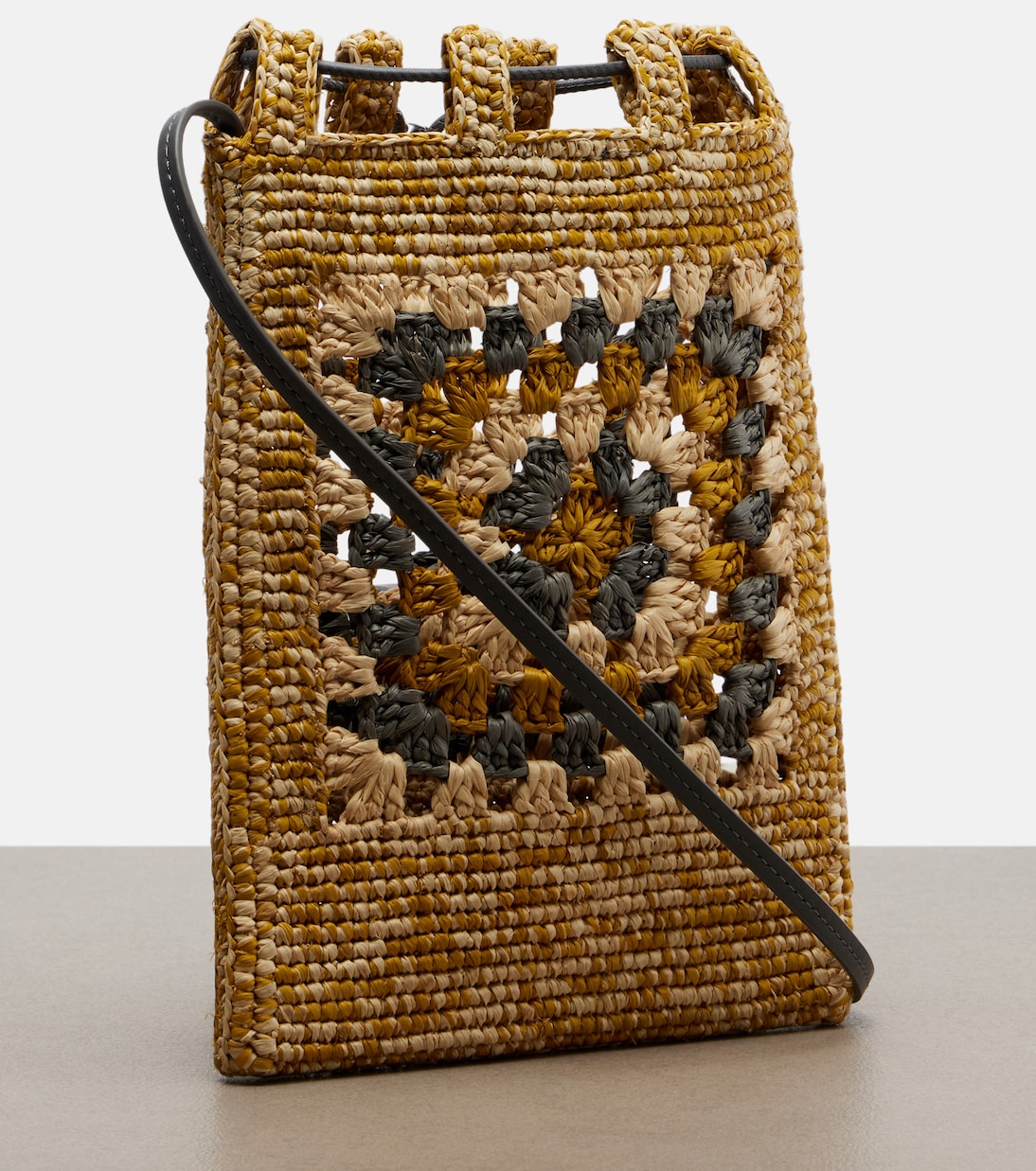 Pouch Paula's Ibiza de rafia con correa | Loewe