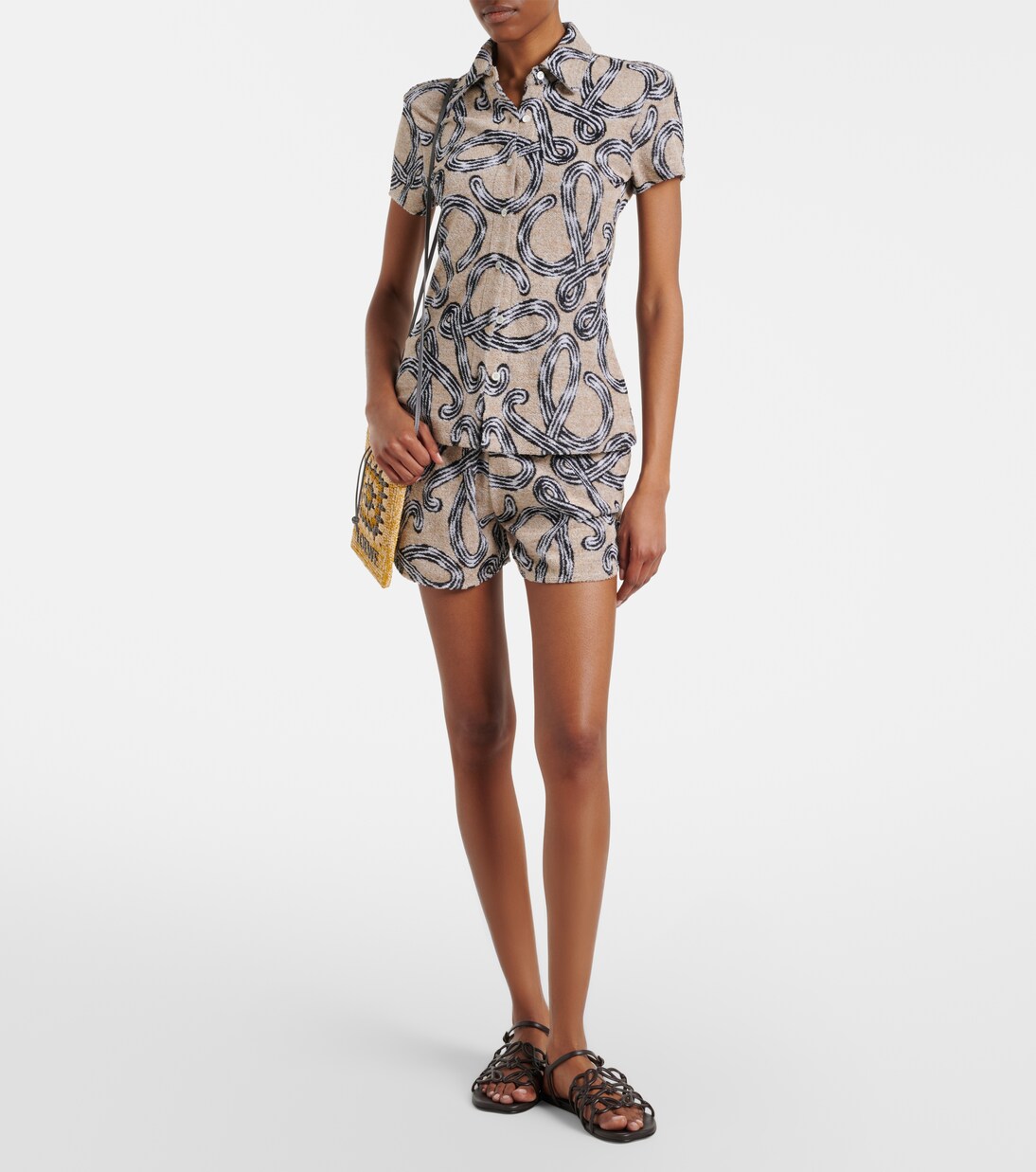 Pouch Paula's Ibiza de rafia con correa | Loewe