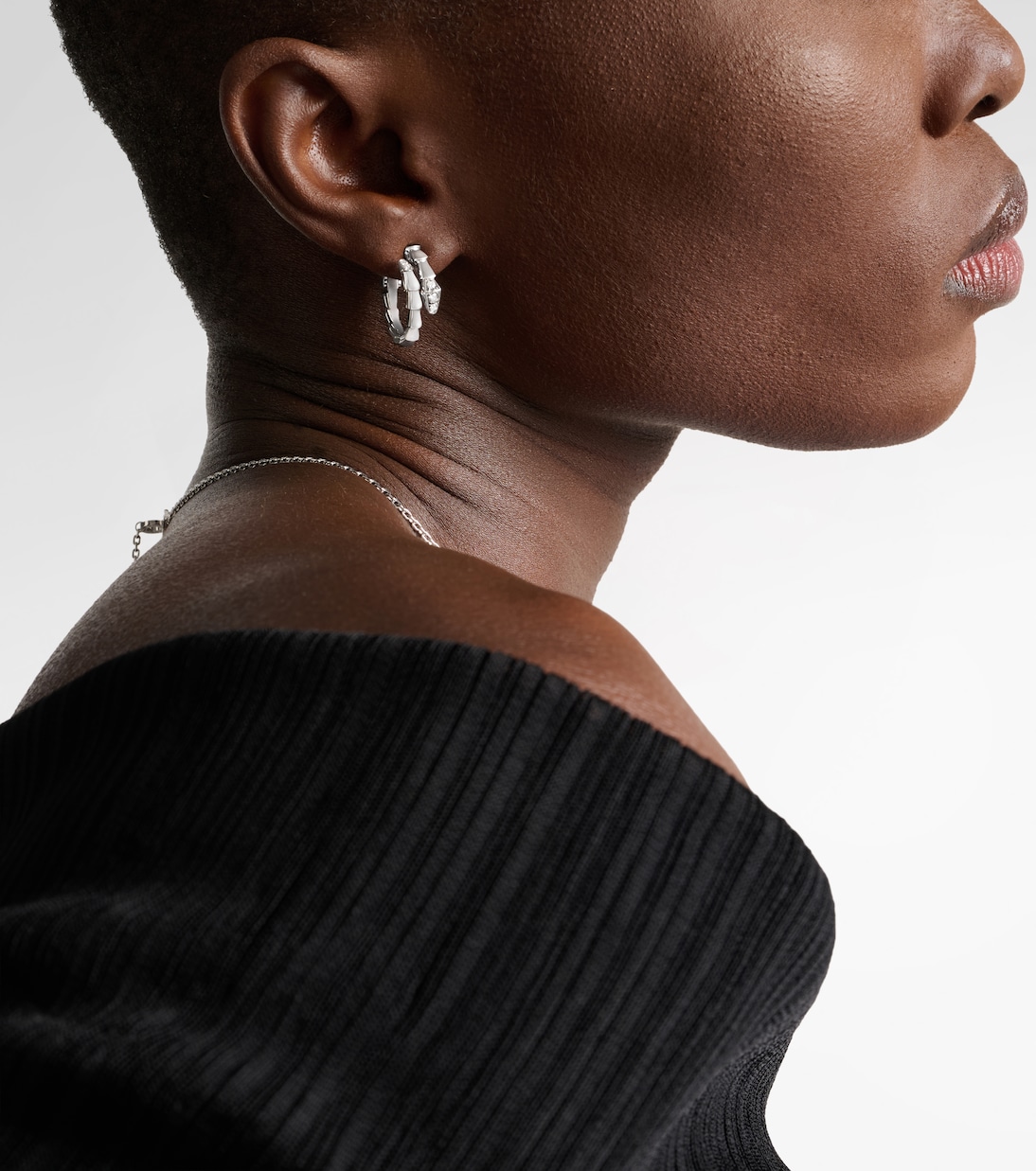 Serpenti Viper 18kt white gold earrings with diamonds | Bvlgari
