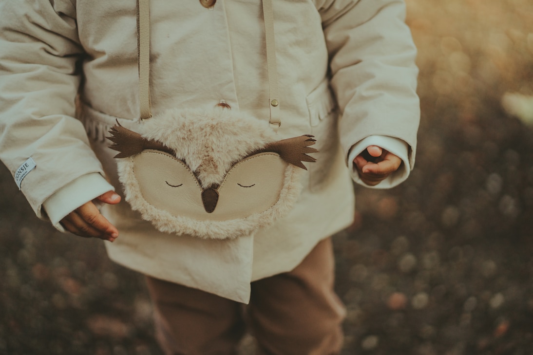 Britta Owl leather shoulder bag | Donsje