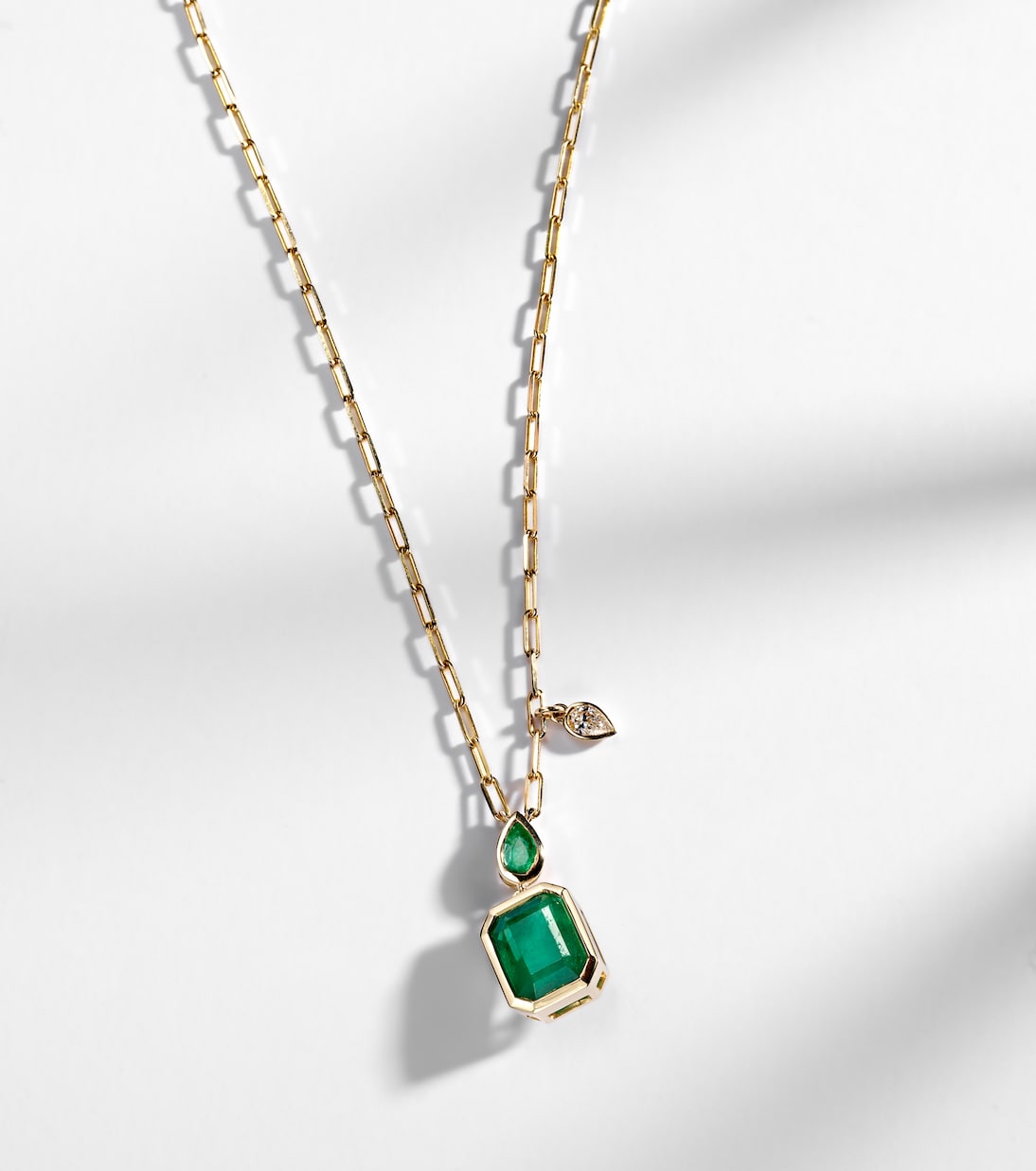 18kt gold pendant necklace with emeralds and diamond | Shay Jewelry