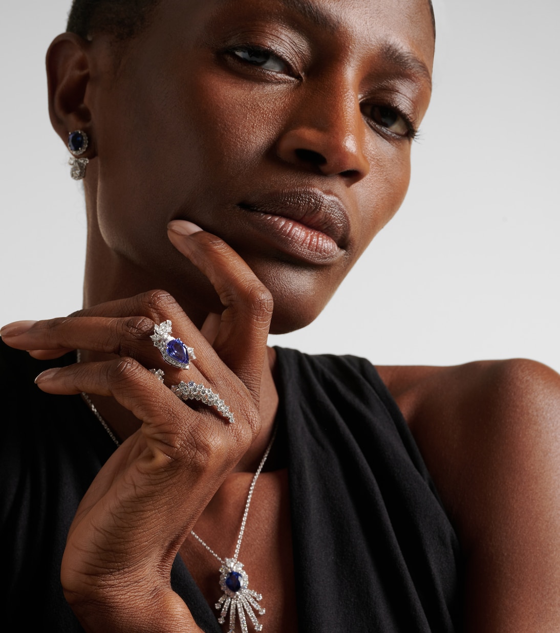 Reign Supreme 18kt white gold ring with tanzanite and diamonds | Yeprem