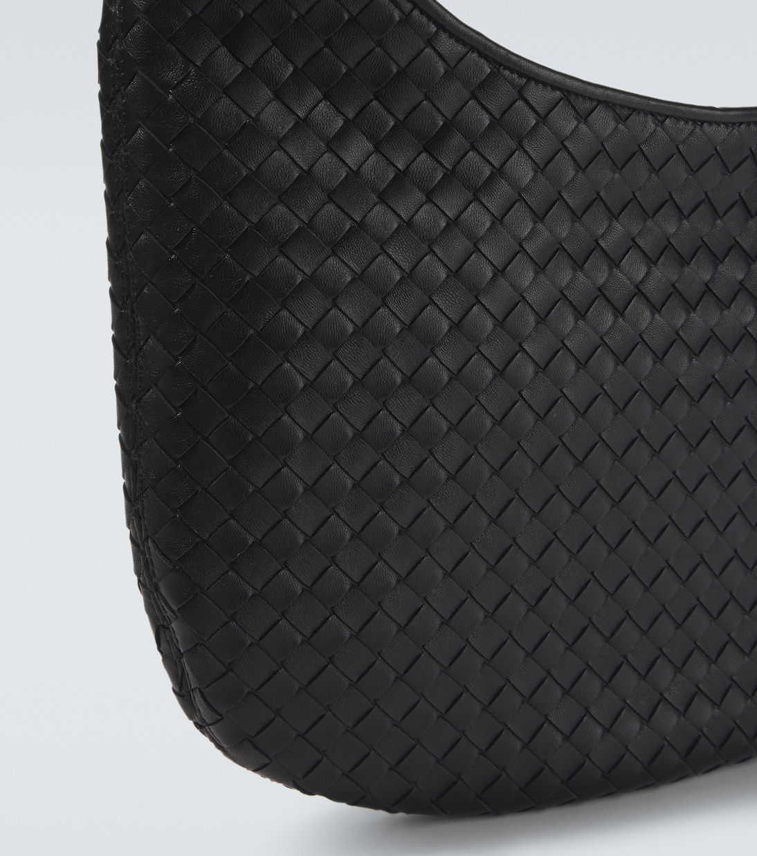 Veneto Intrecciato leather messenger bag | Bottega Veneta