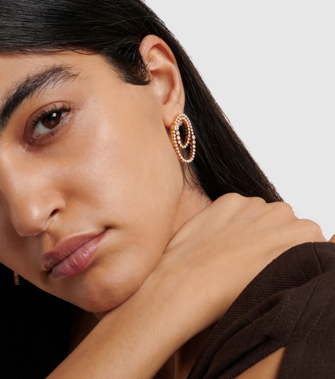 Boucle d'oreille unique Embrassée de Diamant en or 18 ct et diamants | Sophie Bille Brahe