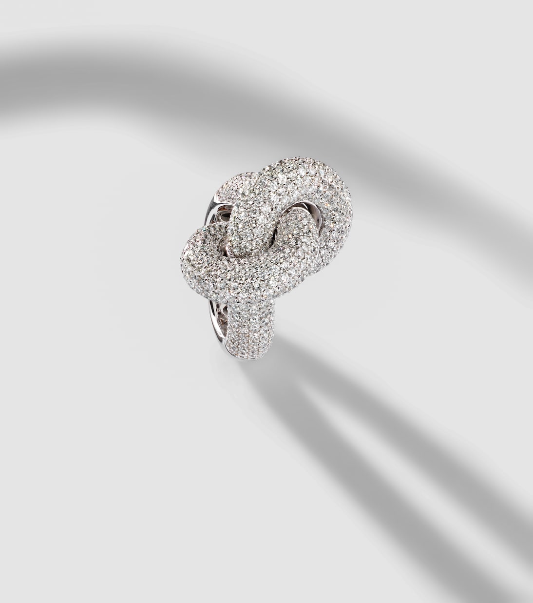 Legacy Knot Big 18kt white gold ring with diamonds | Engelbert
