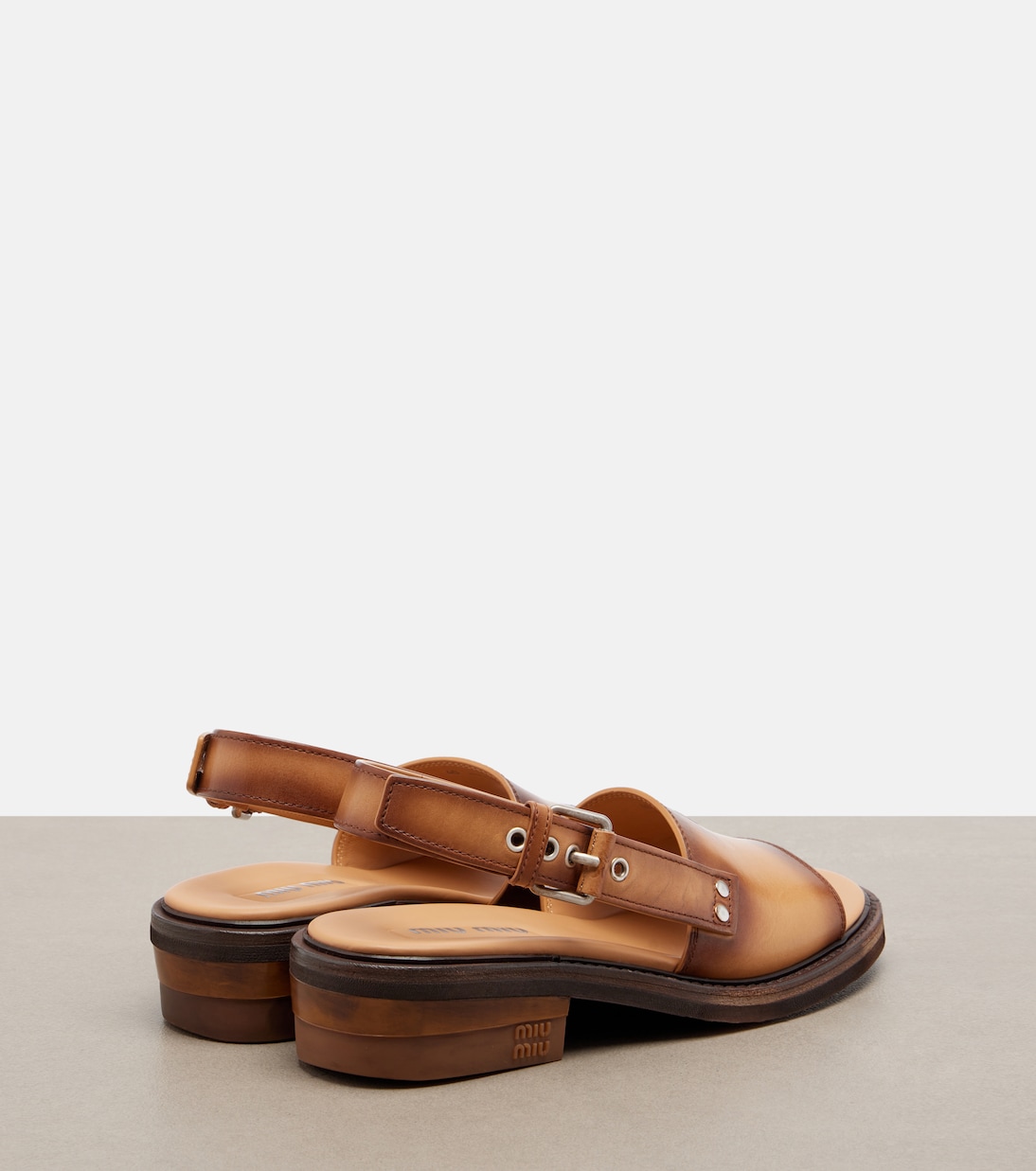 صندل سلينغ باك من الجلد | Miu Miu