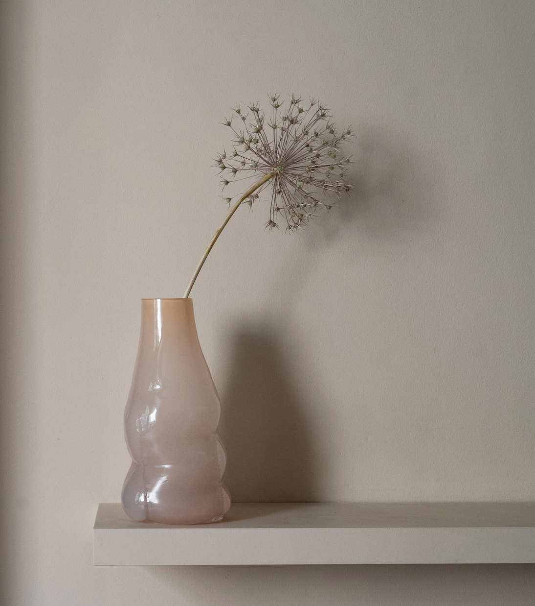 Flow Medium glass vase | Milena Kling