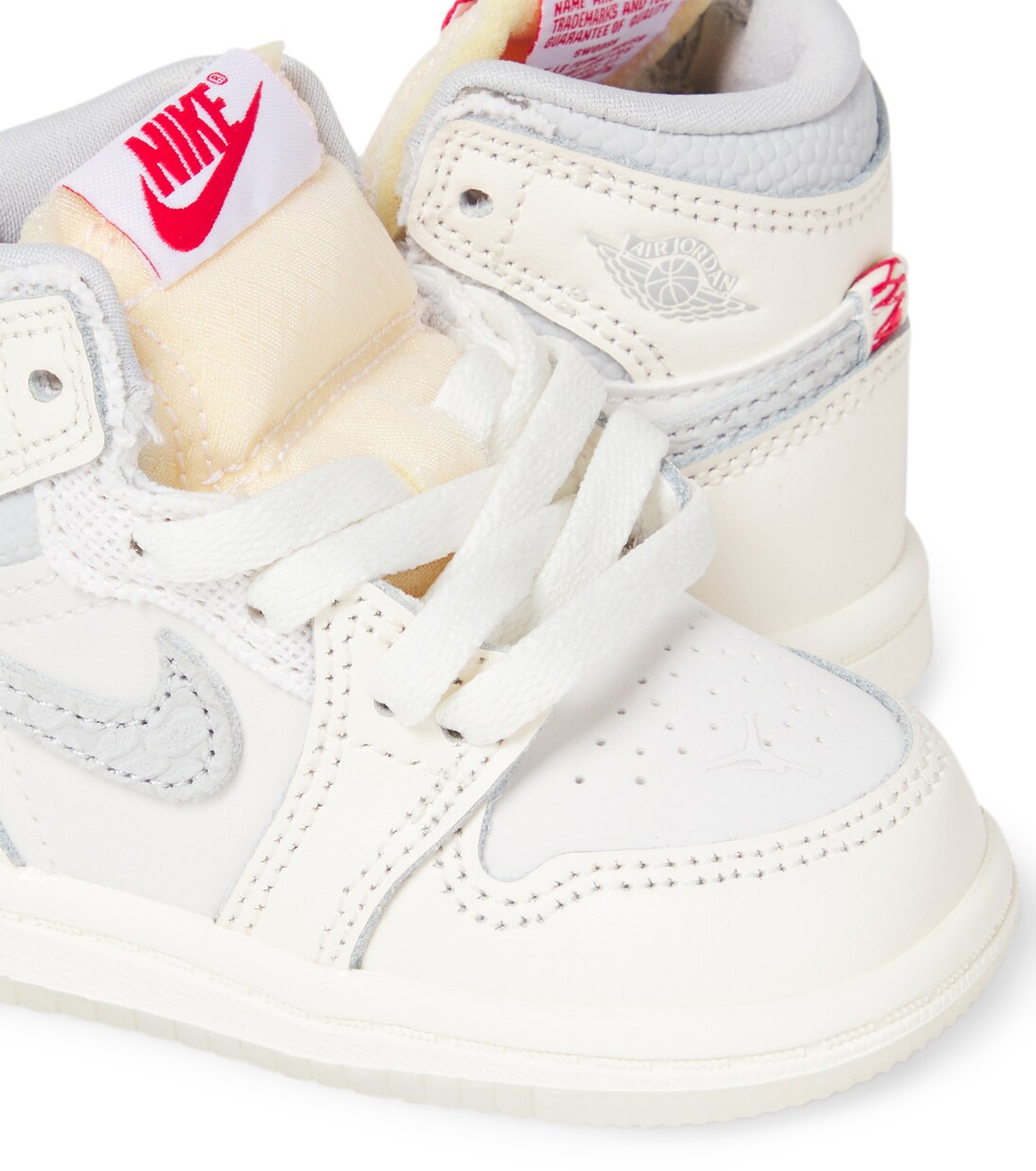 Baby Air Jordan 1 Retro High OG sneakers | Nike Kids