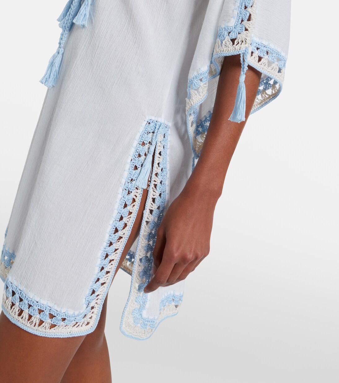 Kaftan aus Baumwolle mit Häkelstrick | Anna Kosturova