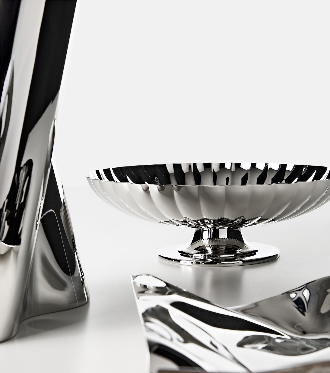 Bernadotte stainless steel serving stand by Sigvard Bernadotte | Georg Jensen