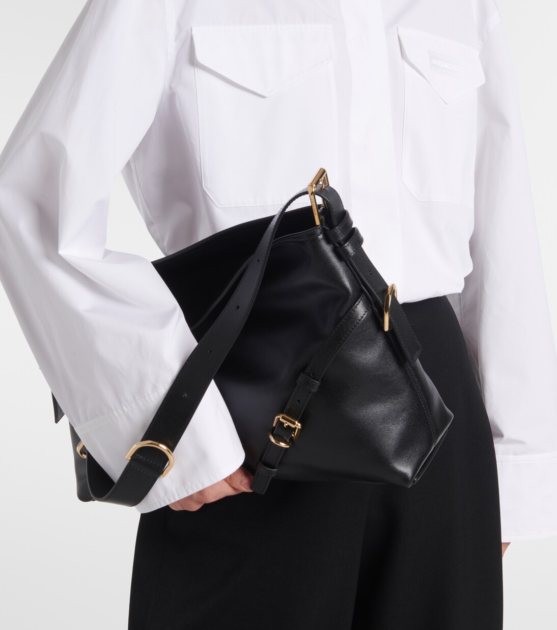 Voyou Medium leather shoulder bag | Givenchy