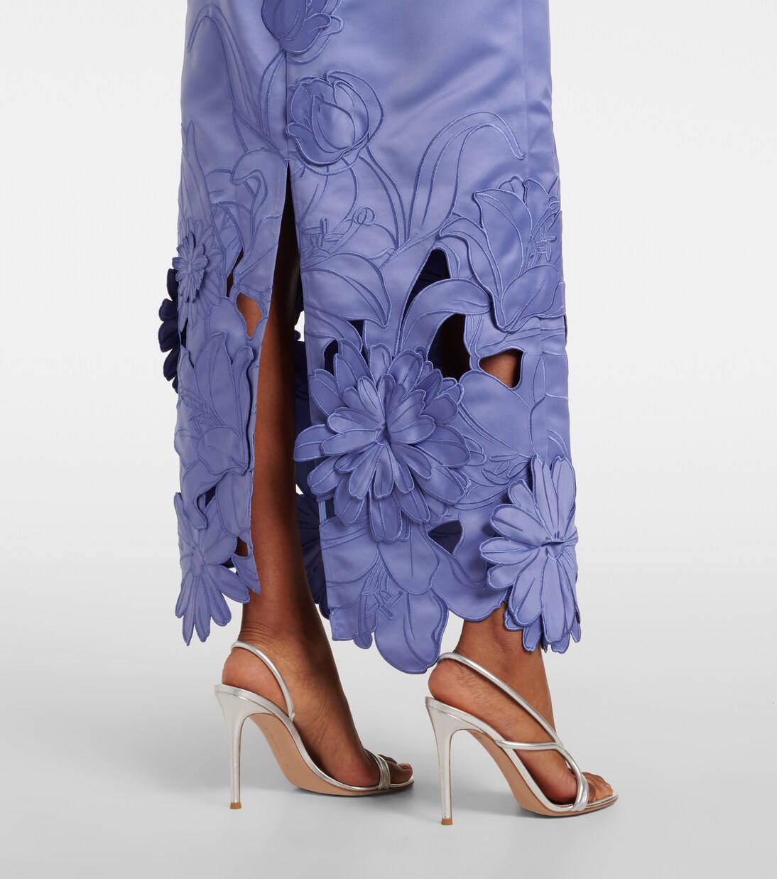 Robe longue Rayna en satin à fleurs | Leo Lin