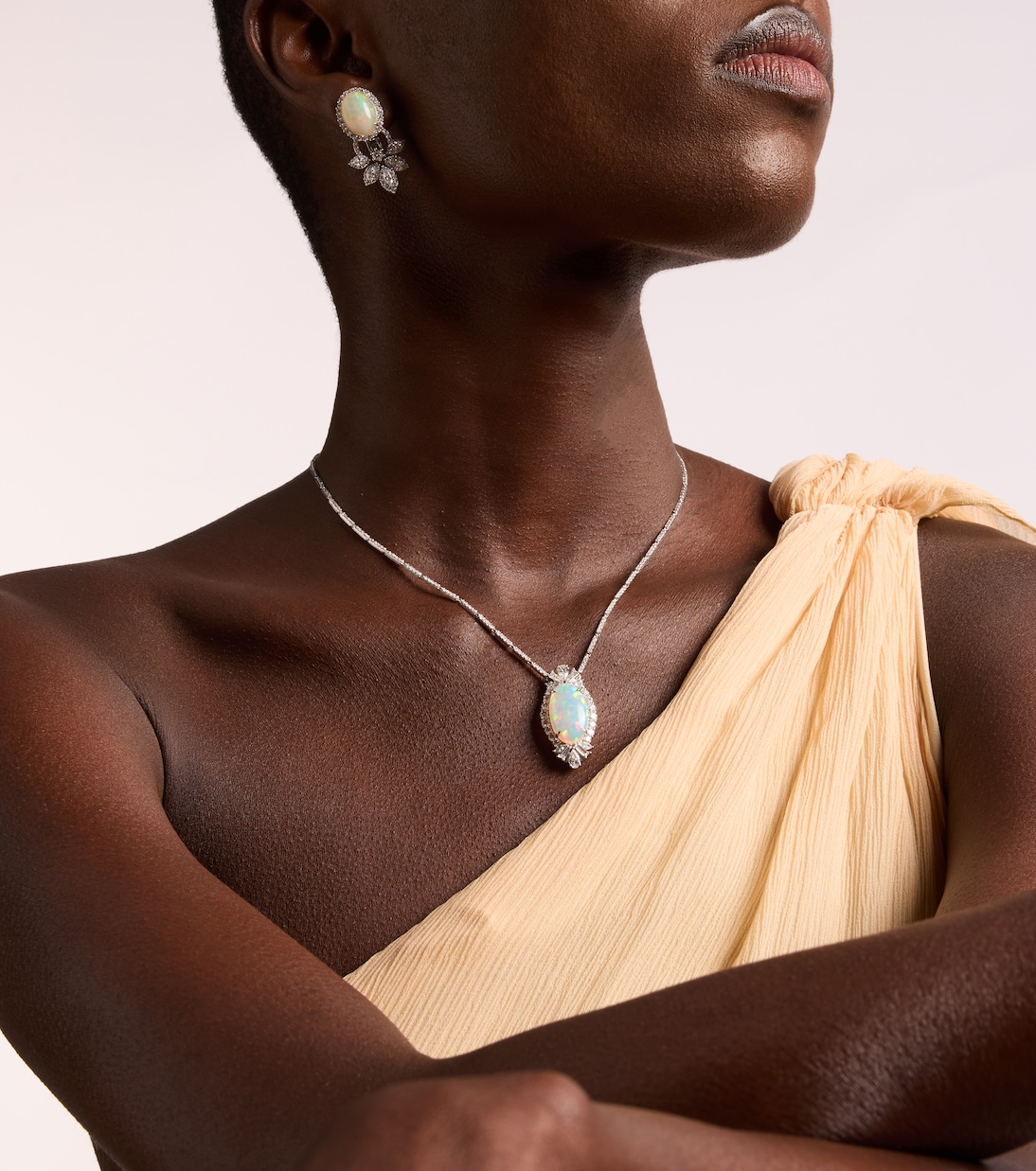 Reign Supreme 18kt white gold pendant necklace with diamonds and opal | Yeprem