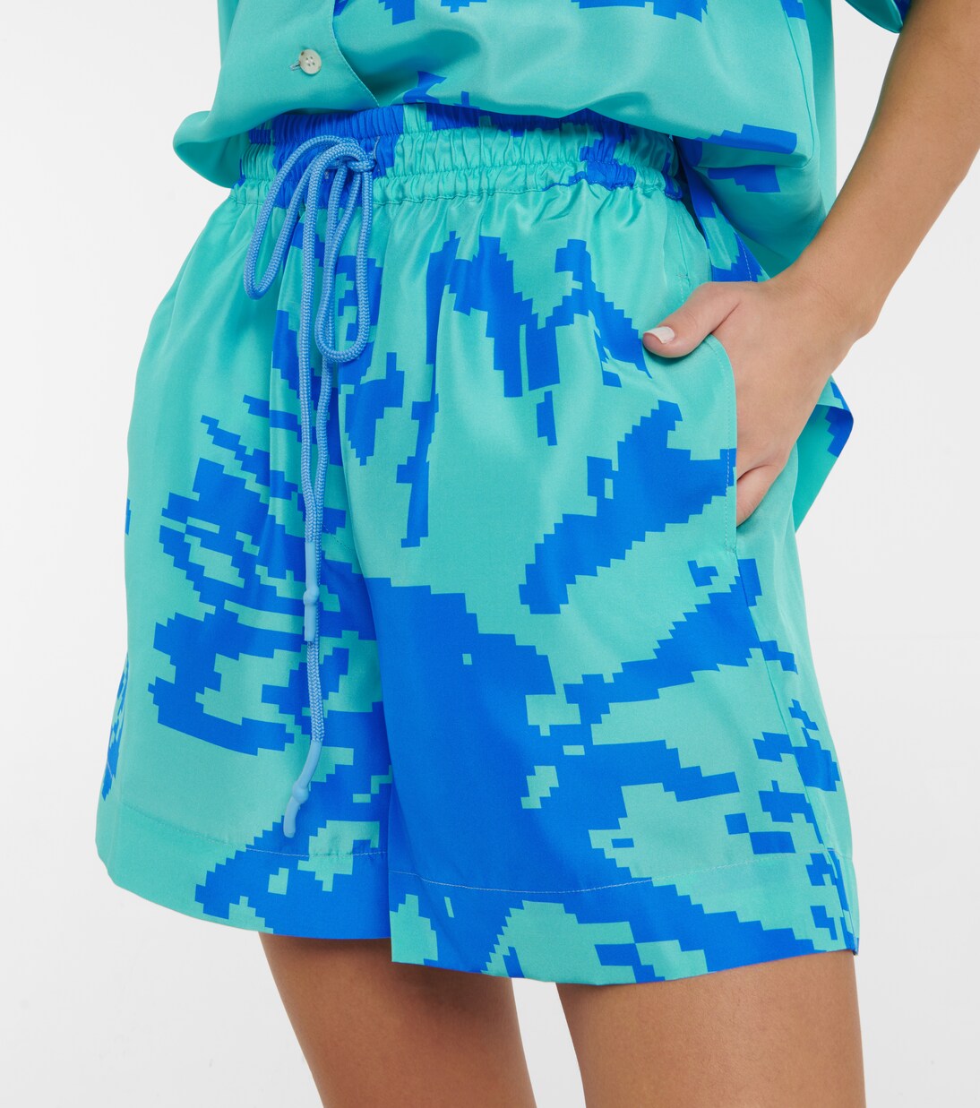 High-Rise Shorts Pixel aus Seide | Lee Mathews