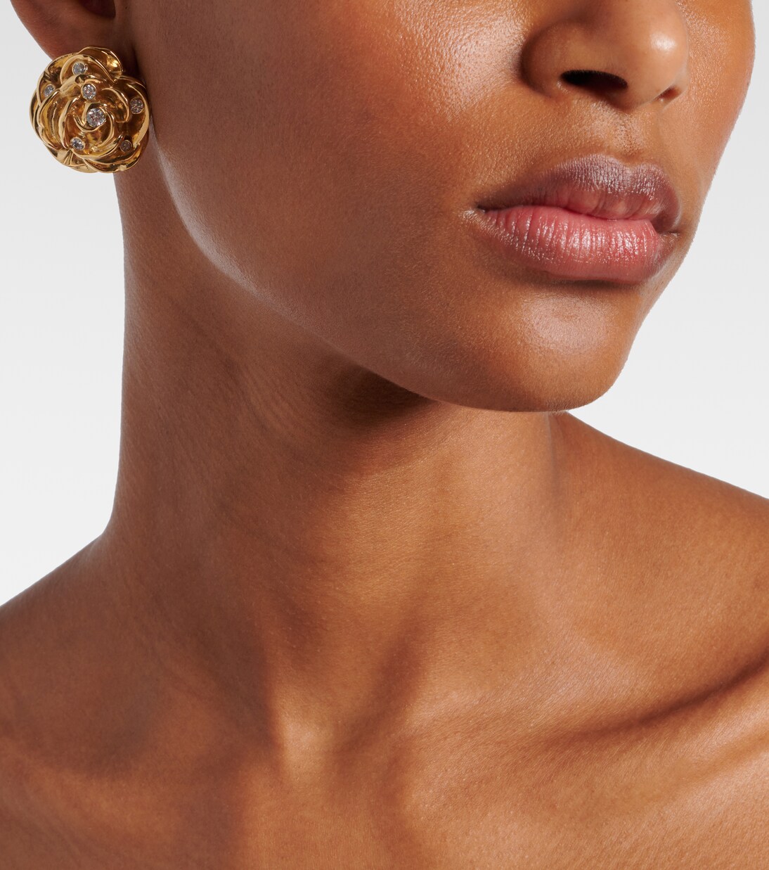 Orecchini bagnati in oro con cristalli | Magda Butrym