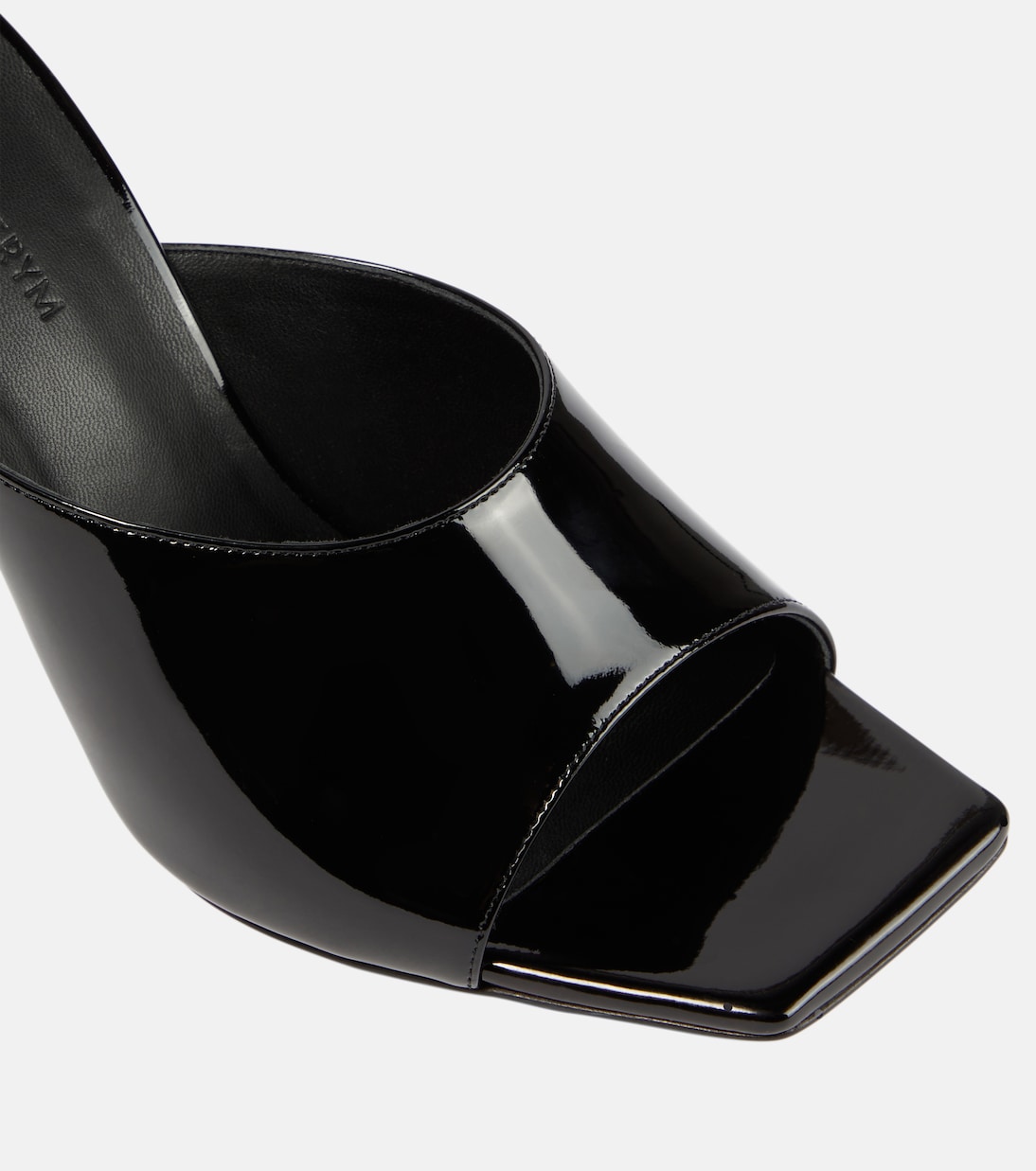 Verzierte Pantoletten aus Lackleder | Magda Butrym