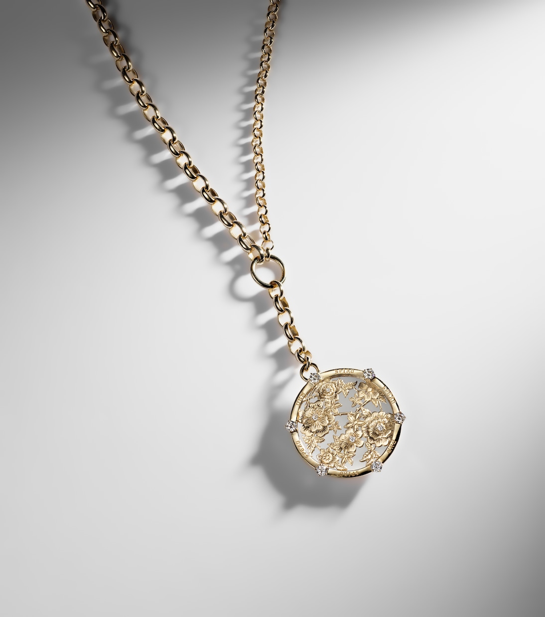 18kt gold pendant necklace with diamonds | FoundRae