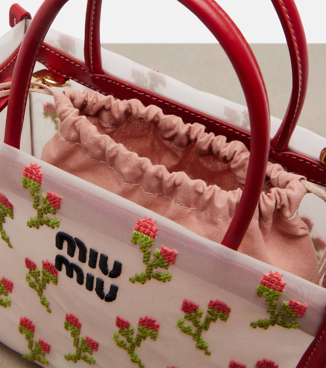 Sac à main en mesh à finitions en cuir | Miu Miu
