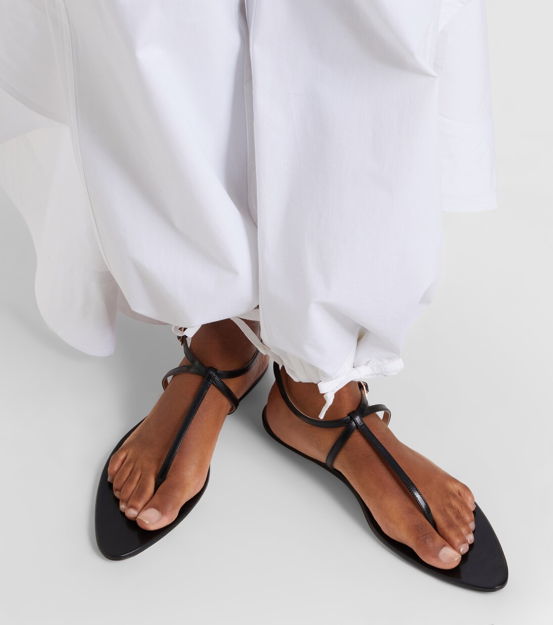 Mono Strap leather thong sandals | Christen