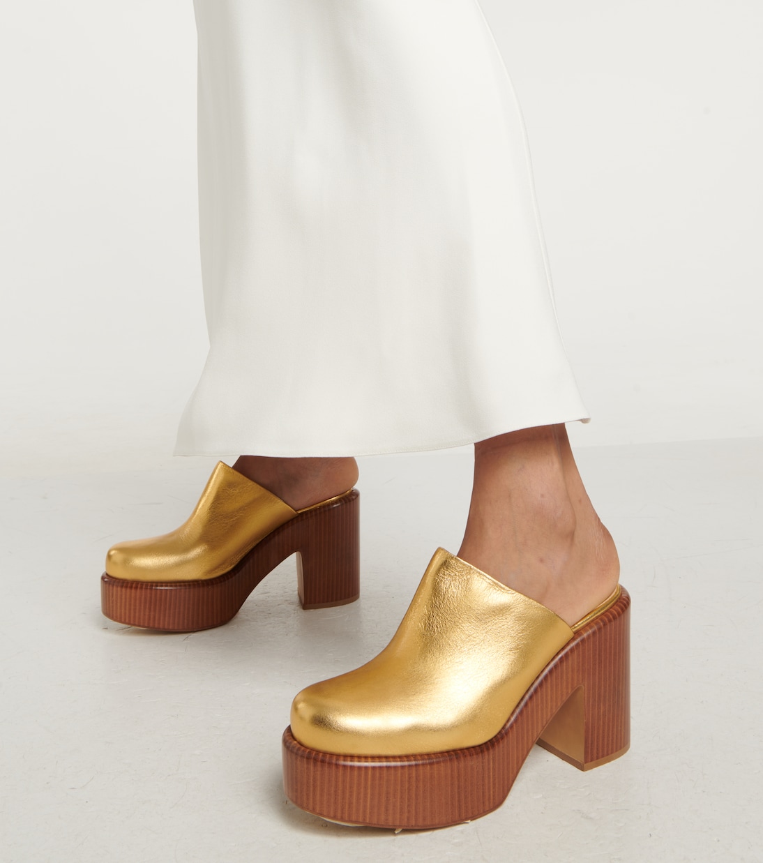 Plateau-Mules aus Metallic-Leder | Gabriela Hearst
