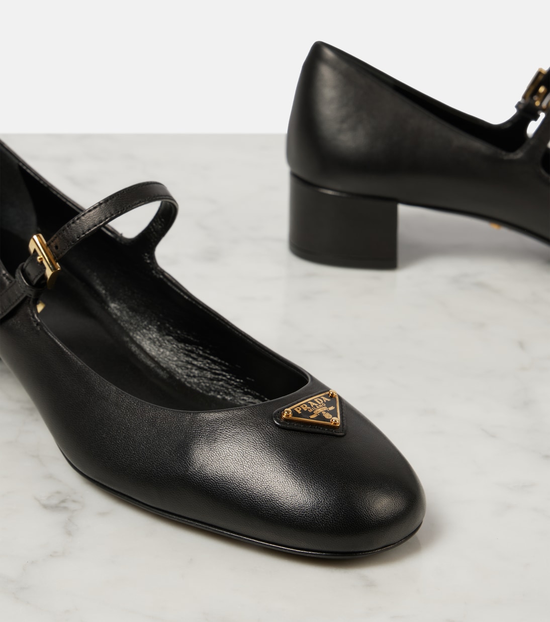 Pumps Mary Jane 35 in pelle | Prada
