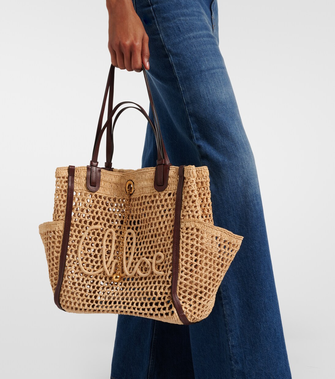 x Made For A Woman Chloé Iconic raffia shoulder bag | Chloé