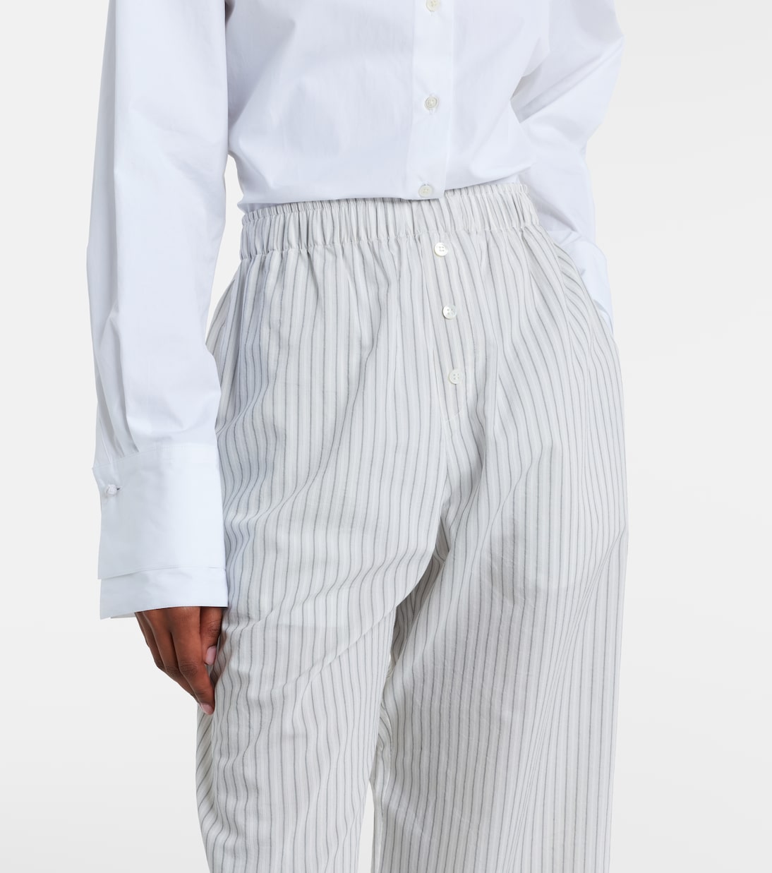 Pantalones anchos de seda y algodón a rayas | Róhe