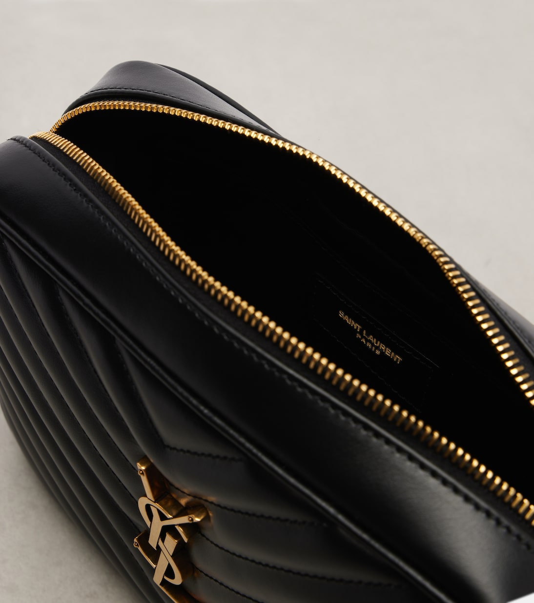 Schultertasche Lou Camera aus Leder | Saint Laurent