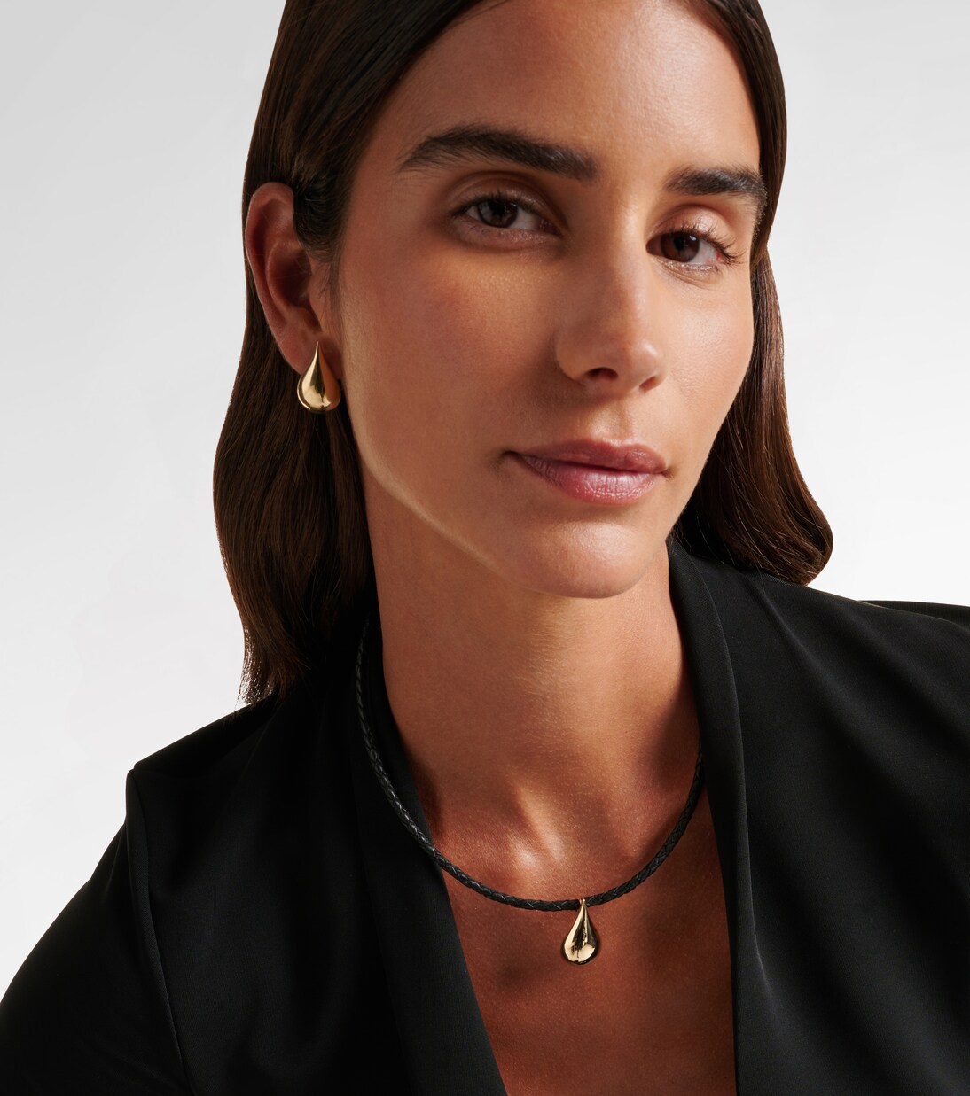 Halskette Water Droplet aus Leder mit 14kt Gelbgold  | Mateo