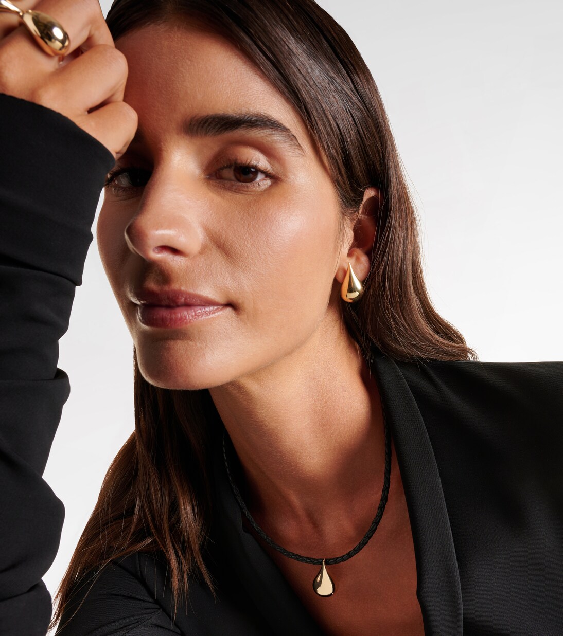 Halskette Water Droplet aus Leder mit 14kt Gelbgold  | Mateo