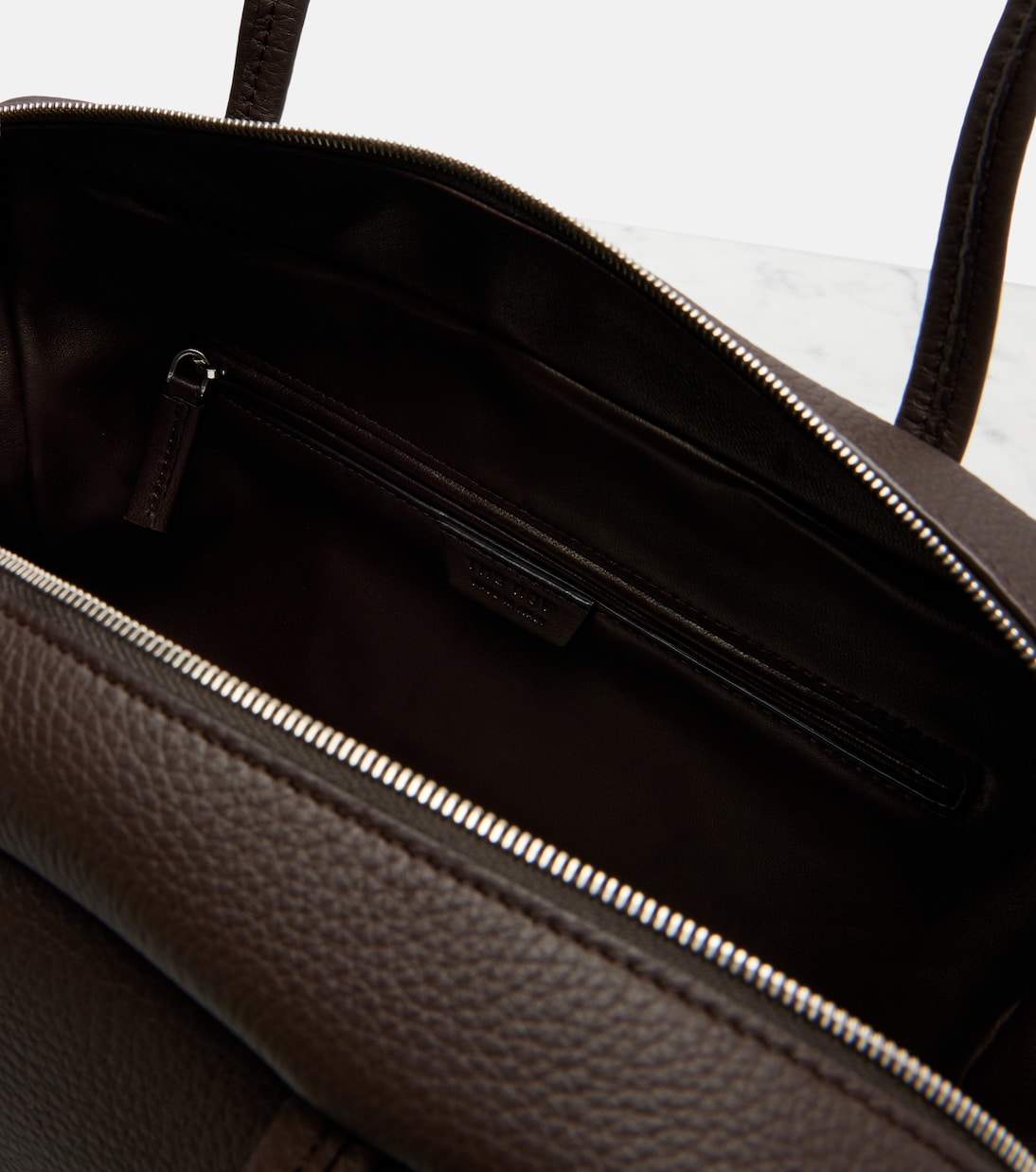 Schultertasche Astra aus Leder | The Row