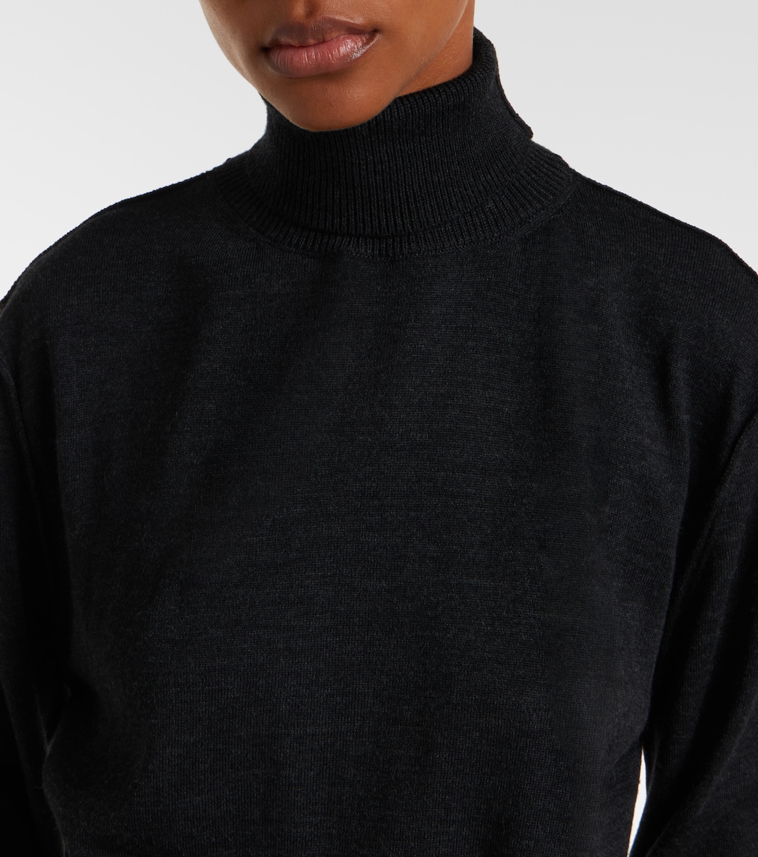 فستان ميدي من الصوف المخلوط بياقة عالية | Lemaire