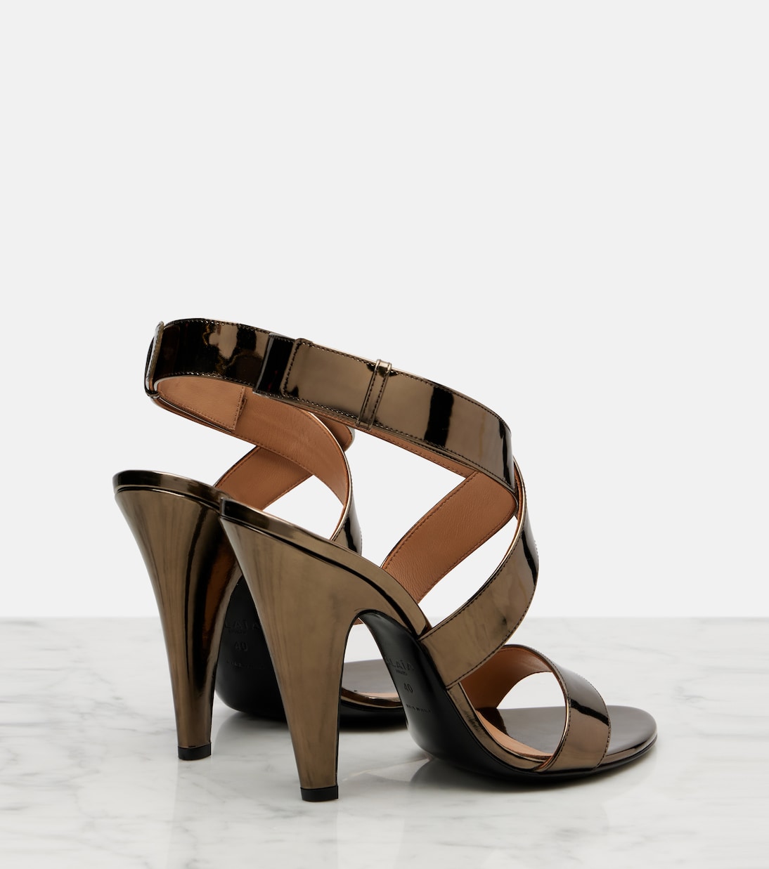 Sandalen aus Metallic-Leder | Alaïa